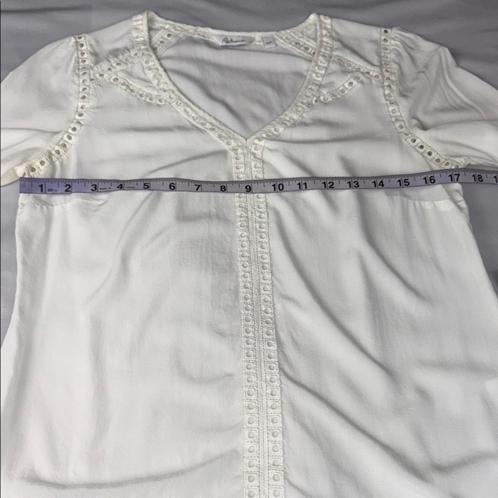 Reitmans Peasant Blouse Off-White Cream V-Neck 3/4 Sleeve Eyelet Trim Size Small - Picture 11 of 14